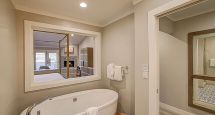 Sonoma Valley Inn, Tapestry Collection by Hilton Room Type - 1 KING 1 BEDROOM SUITE