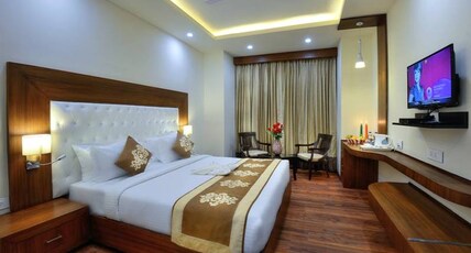 Seven Hills Tower Suite Room