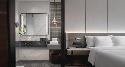 Crowne Plaza SHANGLUO Room Type - 1 King Standard Lounge Access