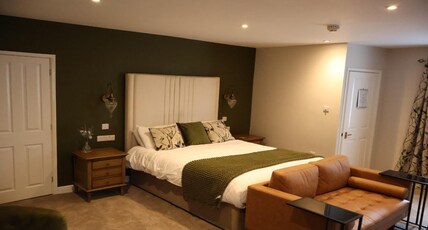 Best Western Plus West Retford Hotel Room Type - Cottage - 1 King Bed, Non-Smoking, Walk In Shower Best Western Plus West Retford Hotel Room Type - Cottage - 1 King Bed, Non-Smoking, Walk In Shower
