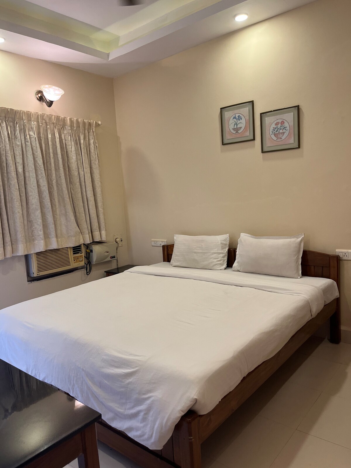 2bhk apartment 1st floor - Tap to explore photos