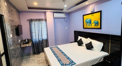 HOTEL AARNA Room Type - AC King Room