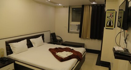 Hotel Venus 5 Min. Walking Distance from Dargah Room Type - AC Double Bed Room Hotel Venus 5 Min. Walking Distance from Dargah Room Type - AC Double Bed Room