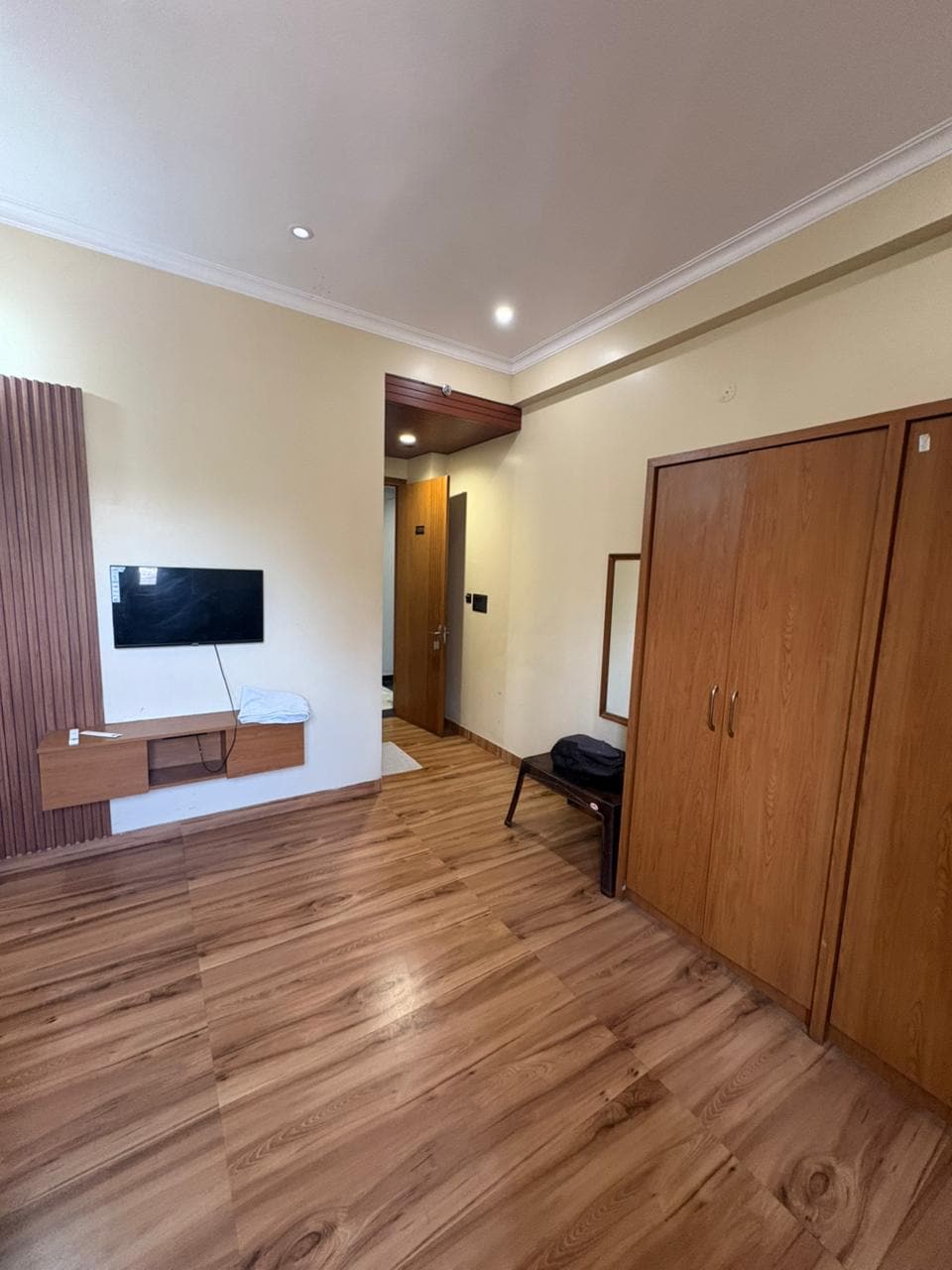 Hotel Rudra Inn - Tap to explore photos