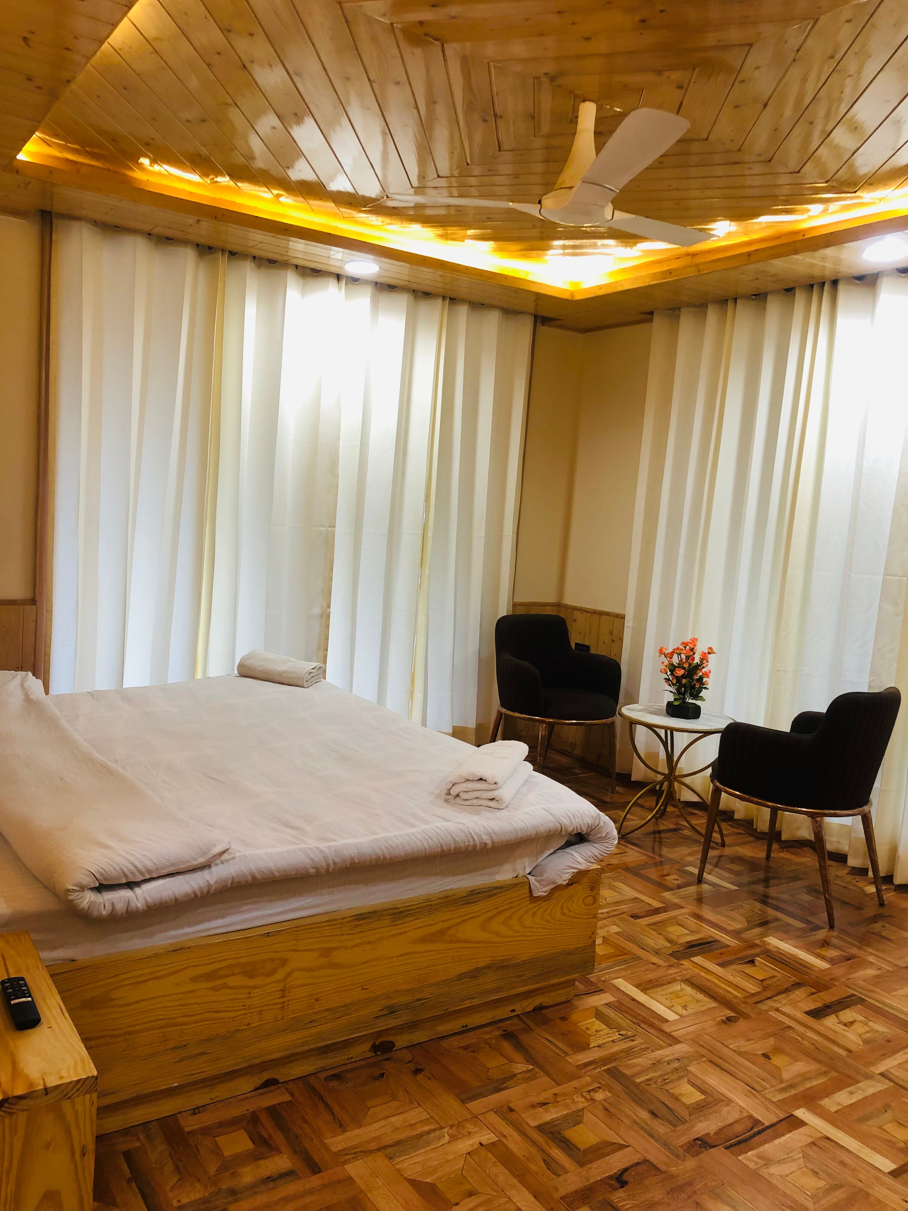 Majestic Cedar Villa Manali - Tap to explore photos