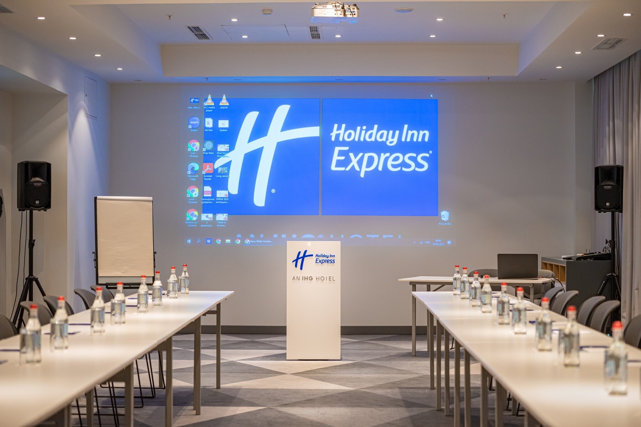Holiday Inn Express Yerevan - Tap to explore photos