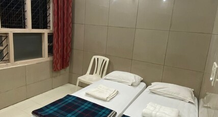 Mourya Deluxe A/C Lodge Room Type - Double Room Non AC