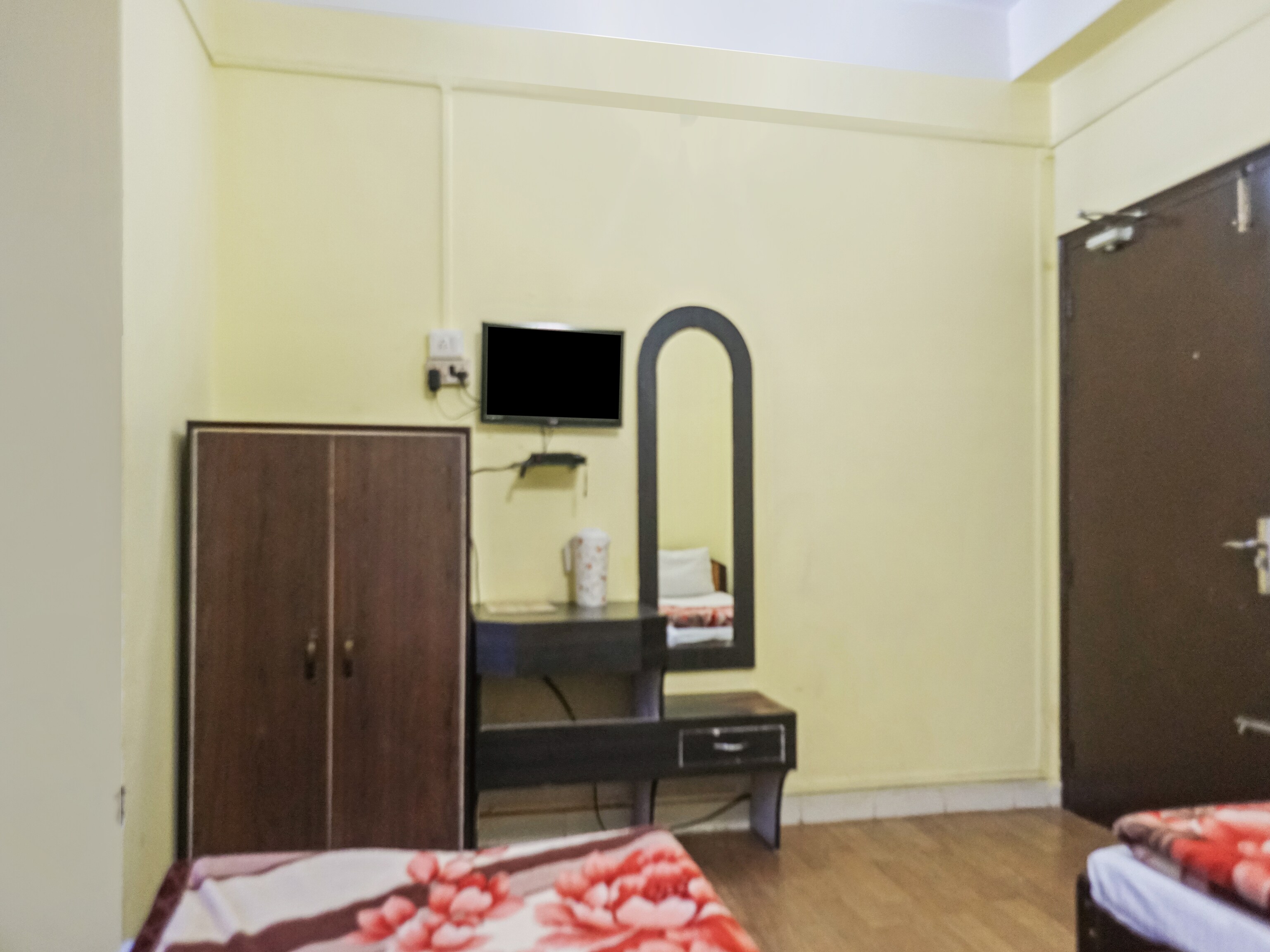 Orchard Hotel - Tap to explore photos