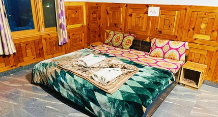 Chalo Chhalal hotel cafe Room Type - Deluxe Room with Balcony