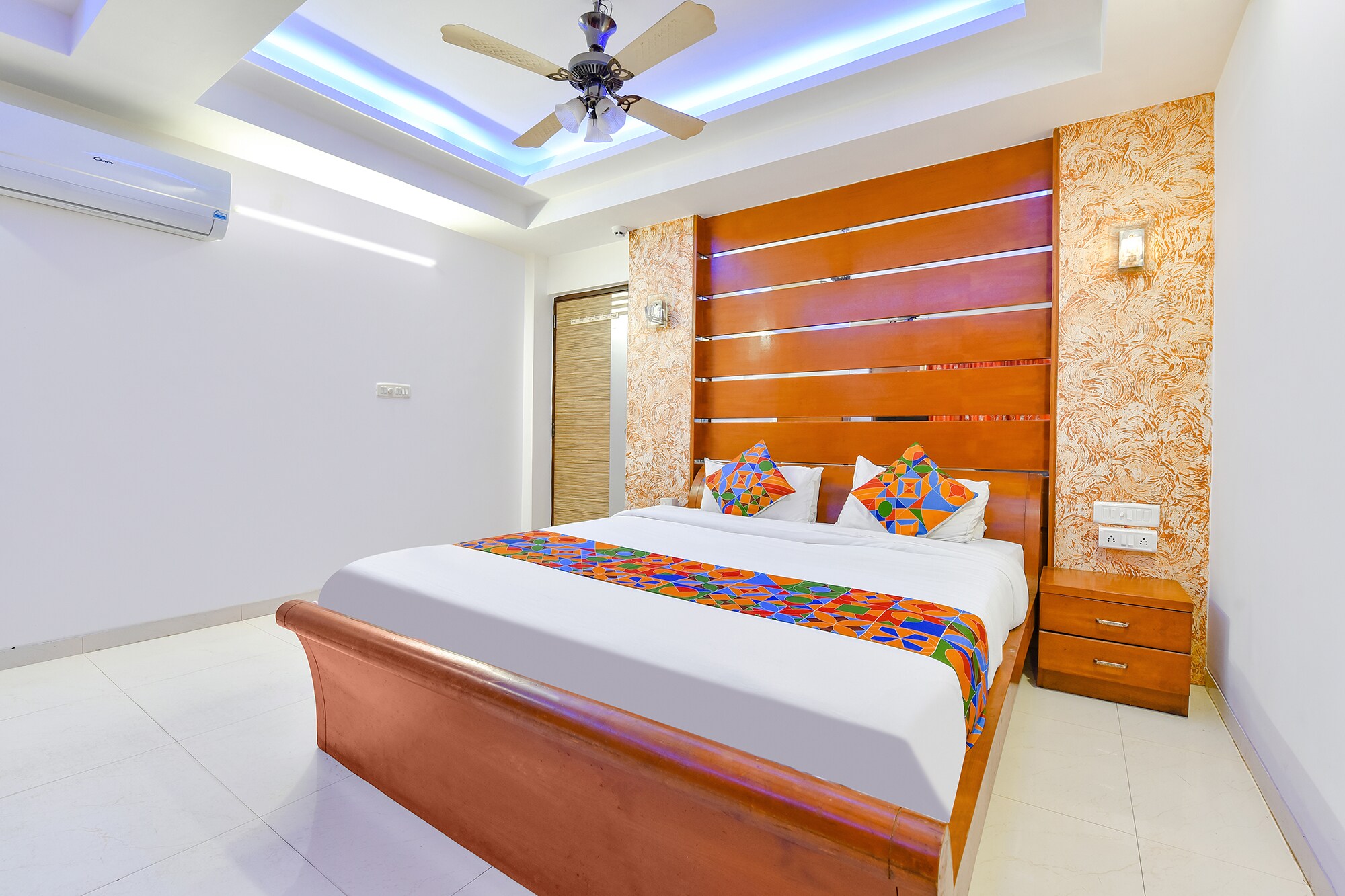 FabHotel Raj Ratna - Nr. Ashram Road - Tap to explore photos