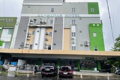 Hotel O near Mall Panakukkang formerly Al-Badar Hotel Syariah