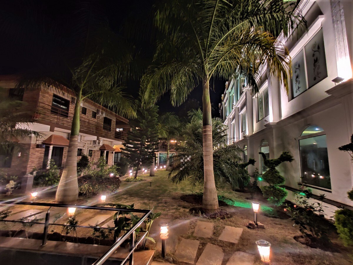 Dwaraka Lodge - Tap to explore photos