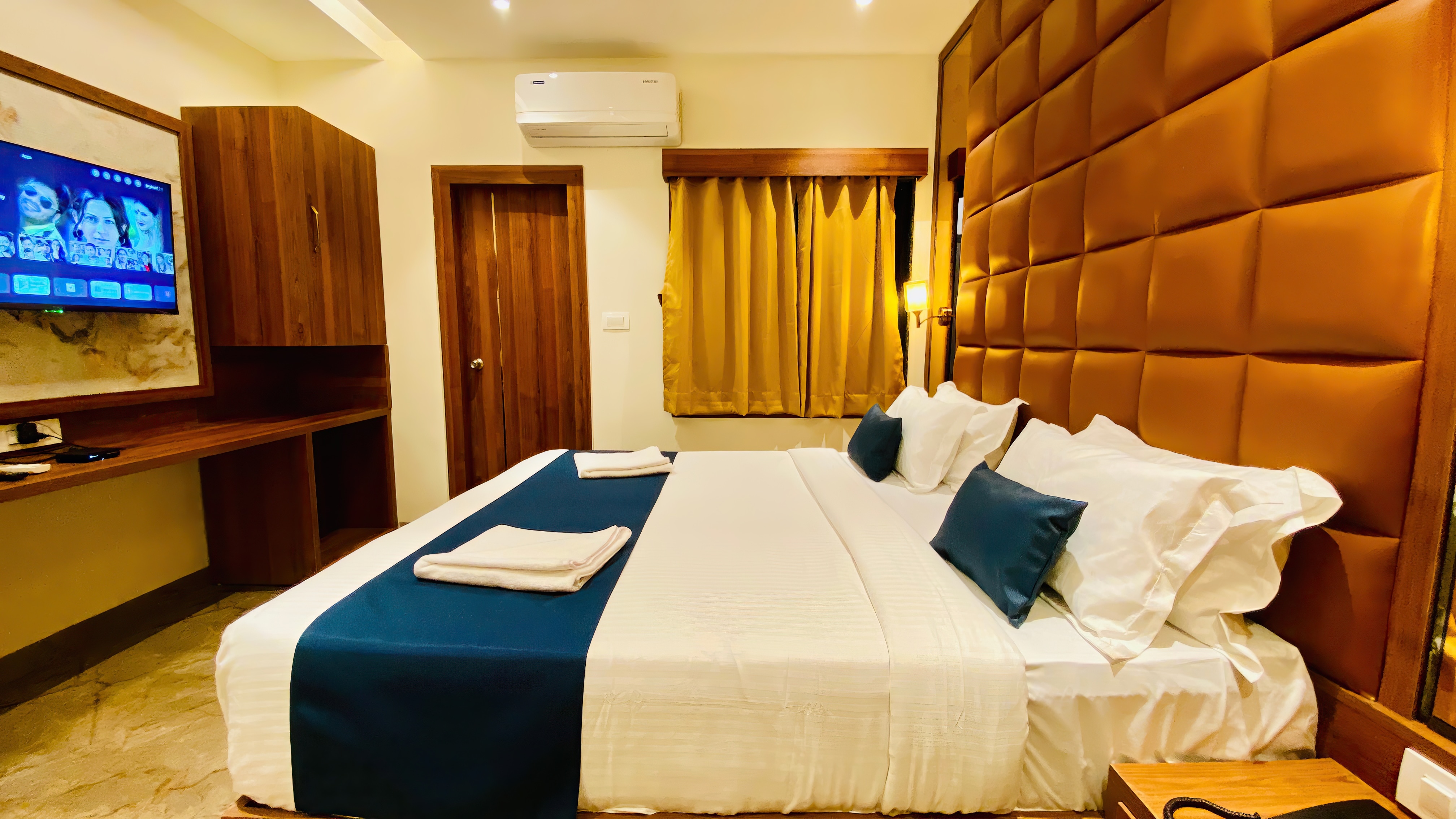 The Velar Hotel, Vijay Nagar - Tap to explore photos