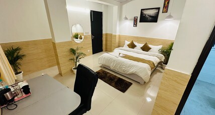 Hotel Relax Inn - Noida Sector 18 Room Type - Deluxe  Room