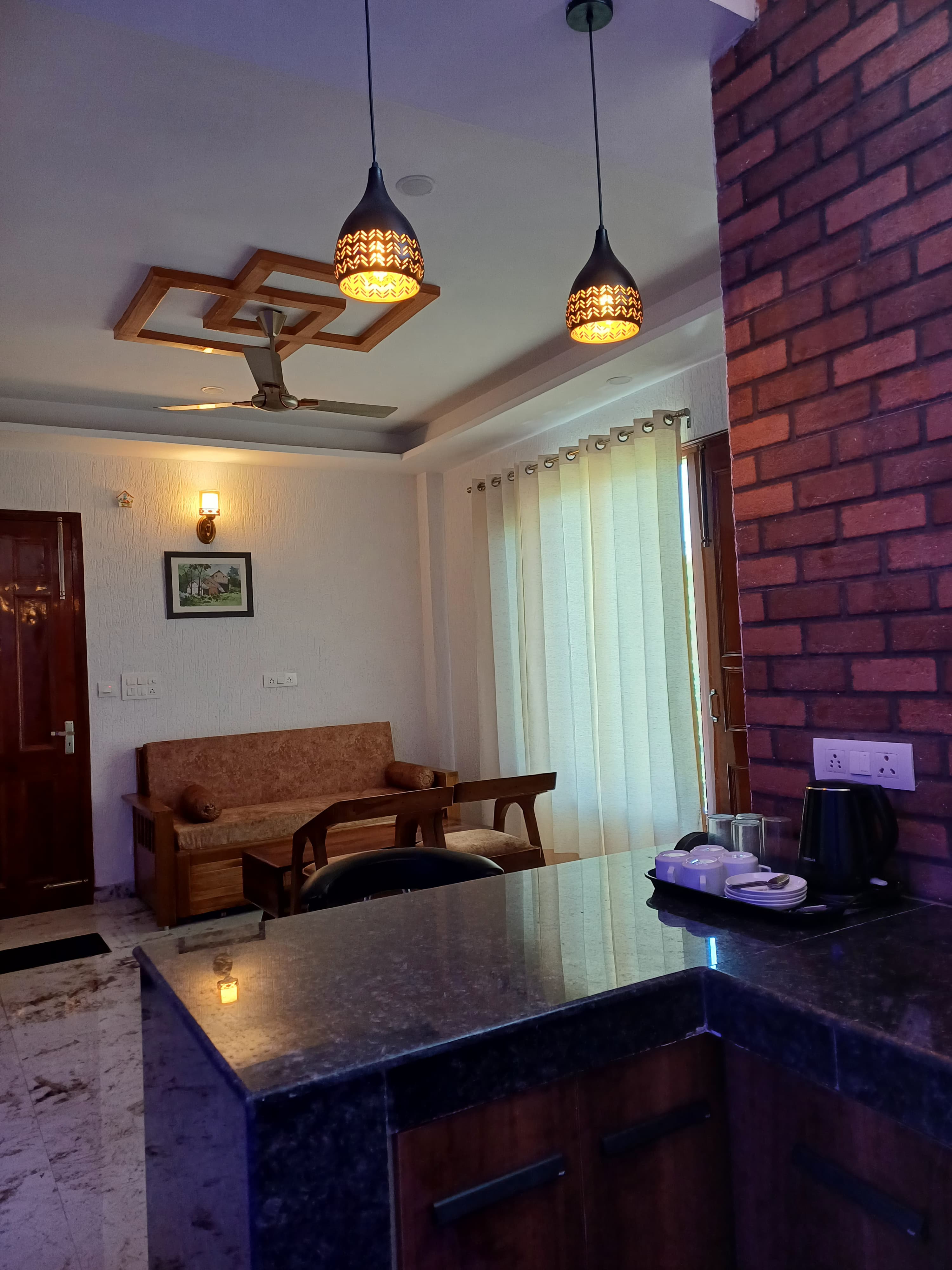 Arnika villa Homestay - Tap to explore photos