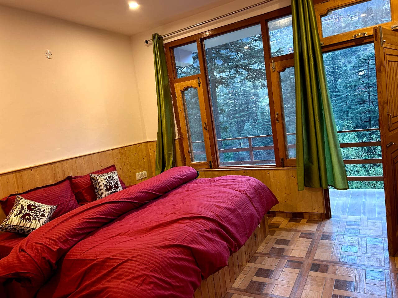 The Sunlight Homestay - Tap to explore photos