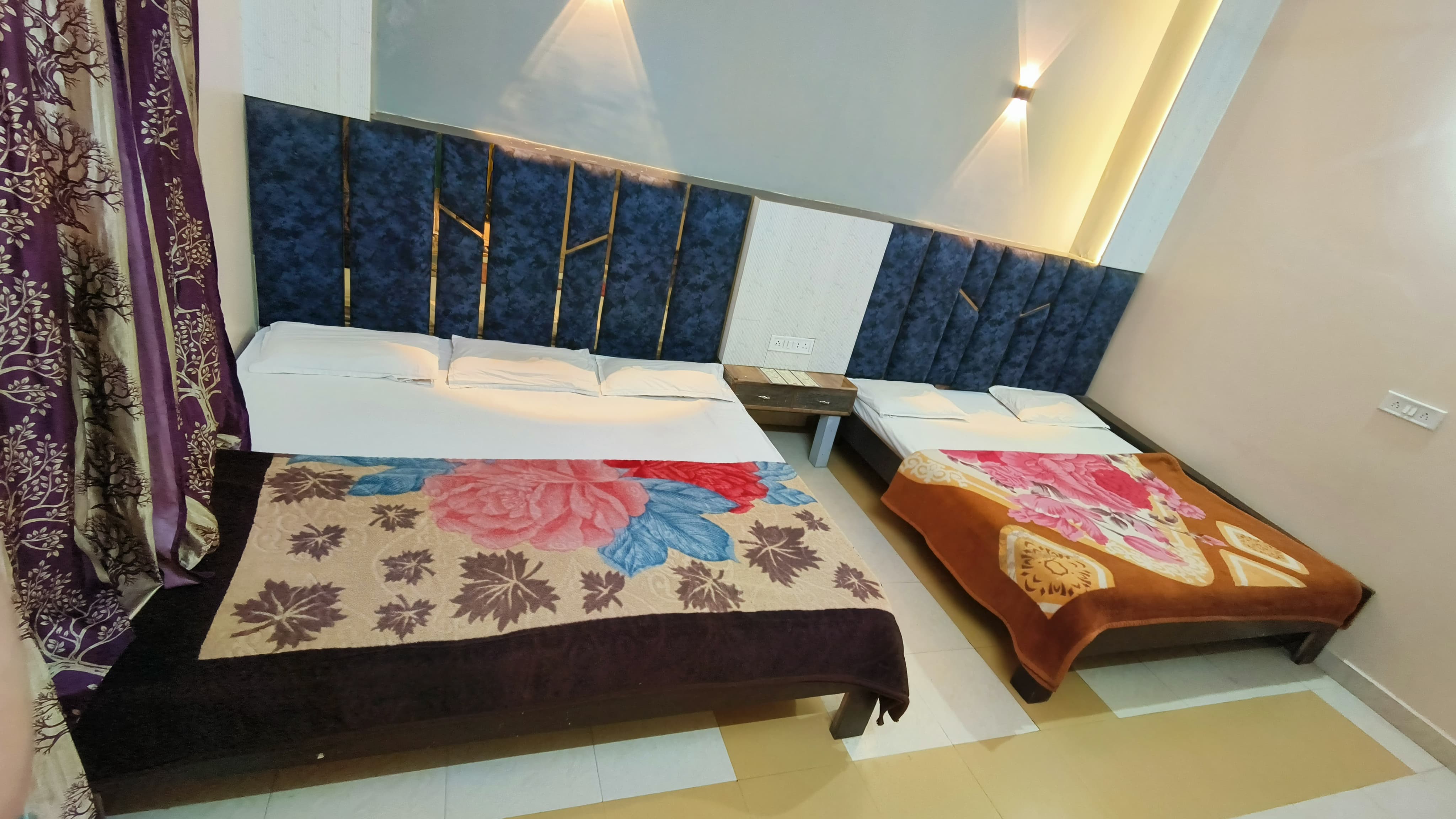 Hotel Gujarat Heritage (Near Mahakal Mandir) - Tap to explore photos
