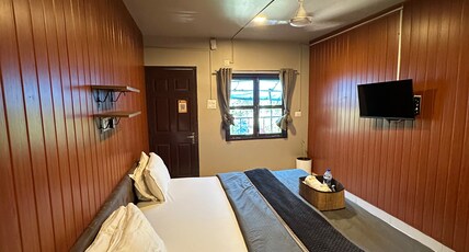 XOXO Hostel Room Type - DELUXE DOUBLE ROOM