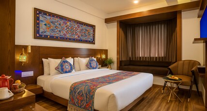 Hotel Green Rooms, Vintage Luxury Near Dal Lake Room Type - Deluxe Room Special Hot and Cold AC