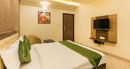 Rajathadri Palace Room Type - Deluxe Room