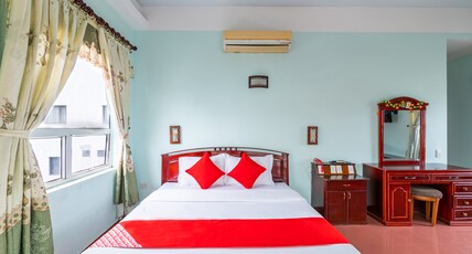Super OYO 266 Golden Gate Room Type - Vietnam Deluxe Double Super OYO 266 Golden Gate Room Type - Vietnam Deluxe Double