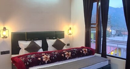 Heaven by Lake and Woods | Bar & Kitchen Mountain View Room Type - Deluxe room