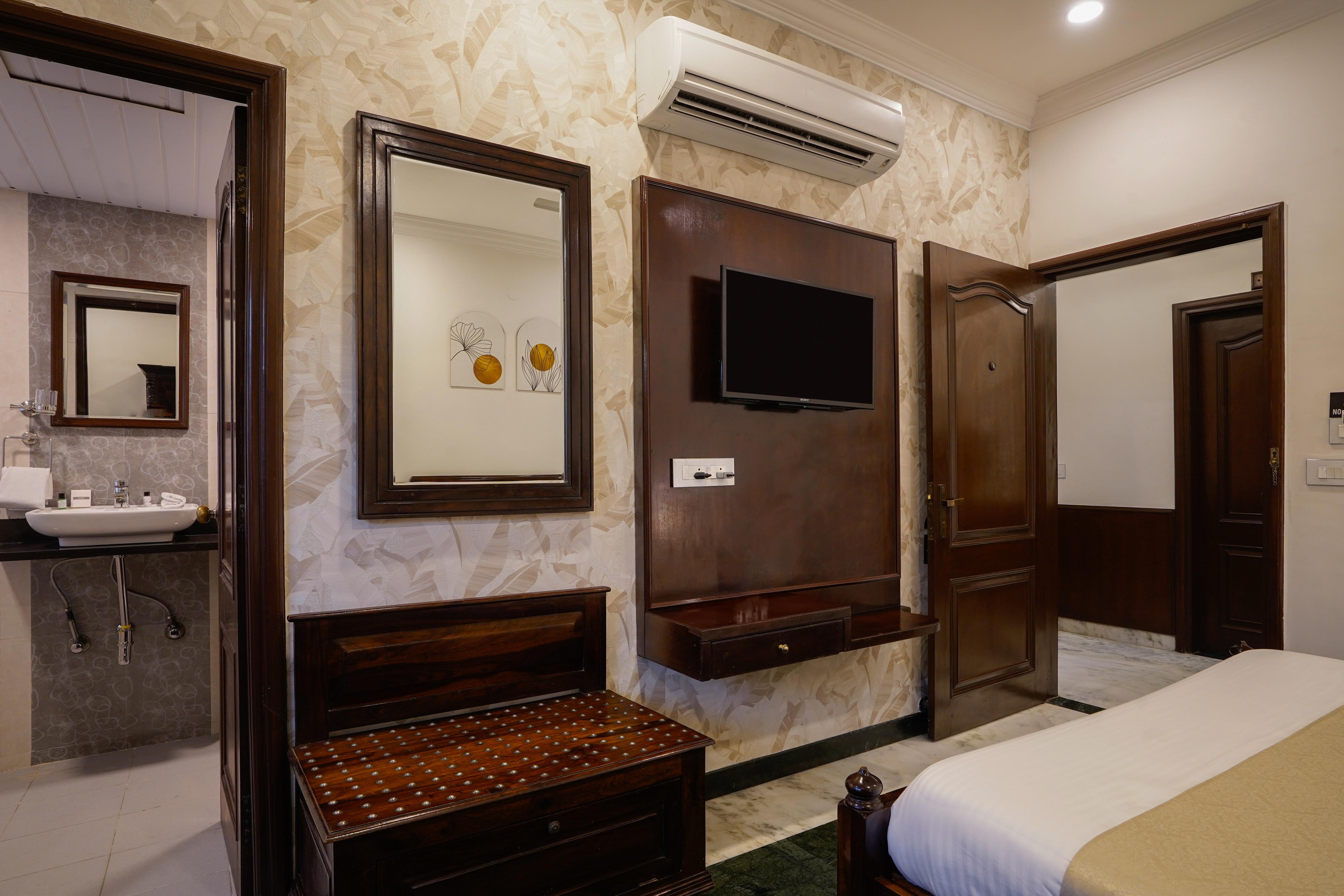 HnM THE BOUTIQUE HOTEL - Tap to explore photos