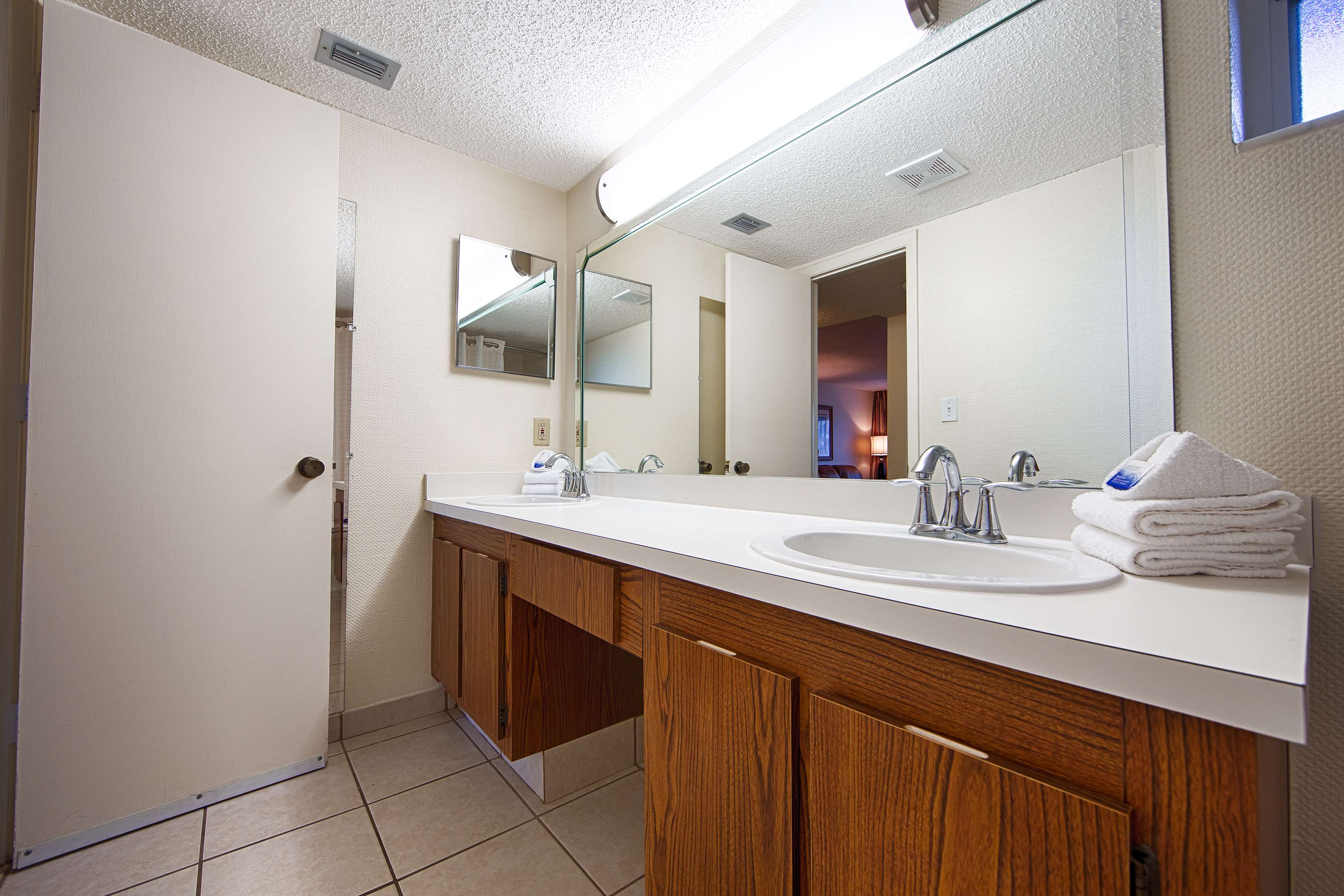 Best Western Naples Inn & Suites - Tap to explore photos