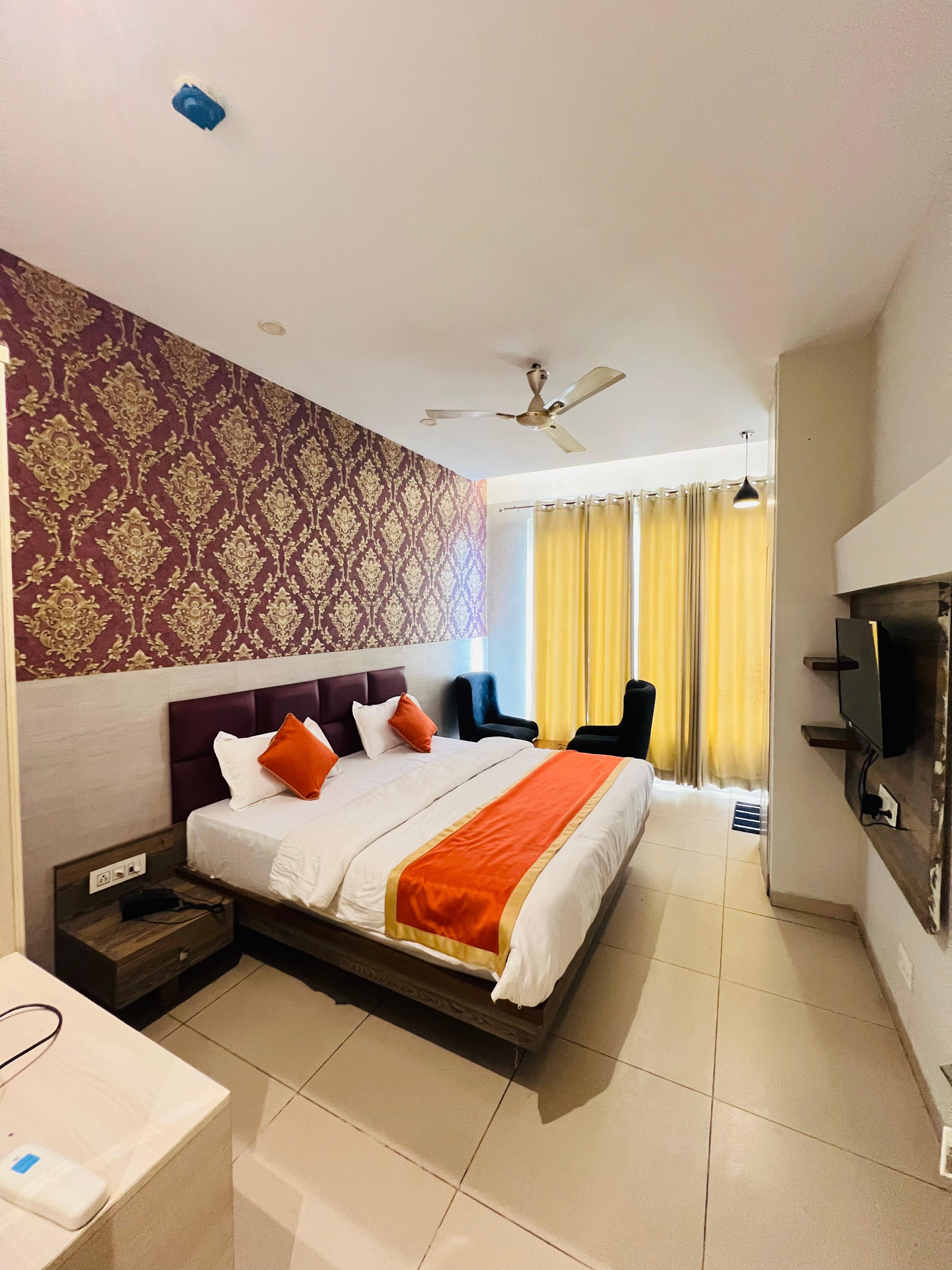 Hotel Grand Sitara Inn - Tap to explore photos