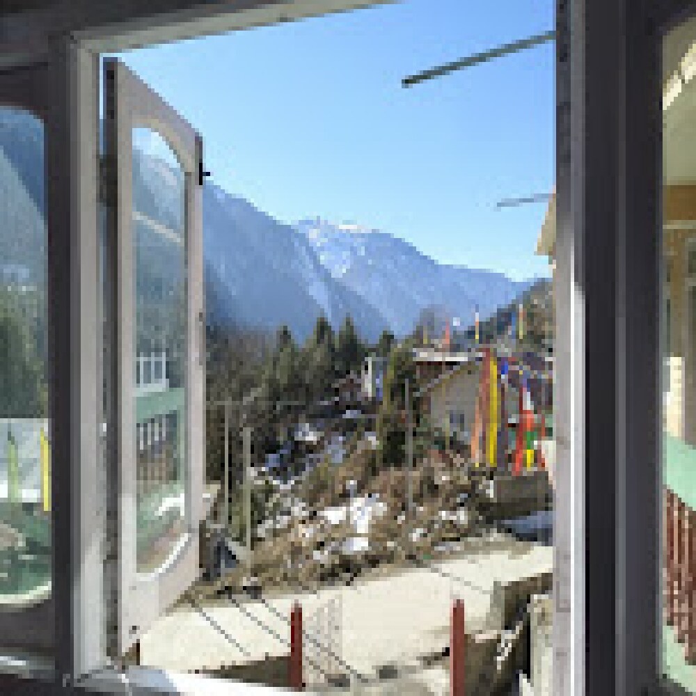 Hotel Royal Mountain - Tap to explore photos