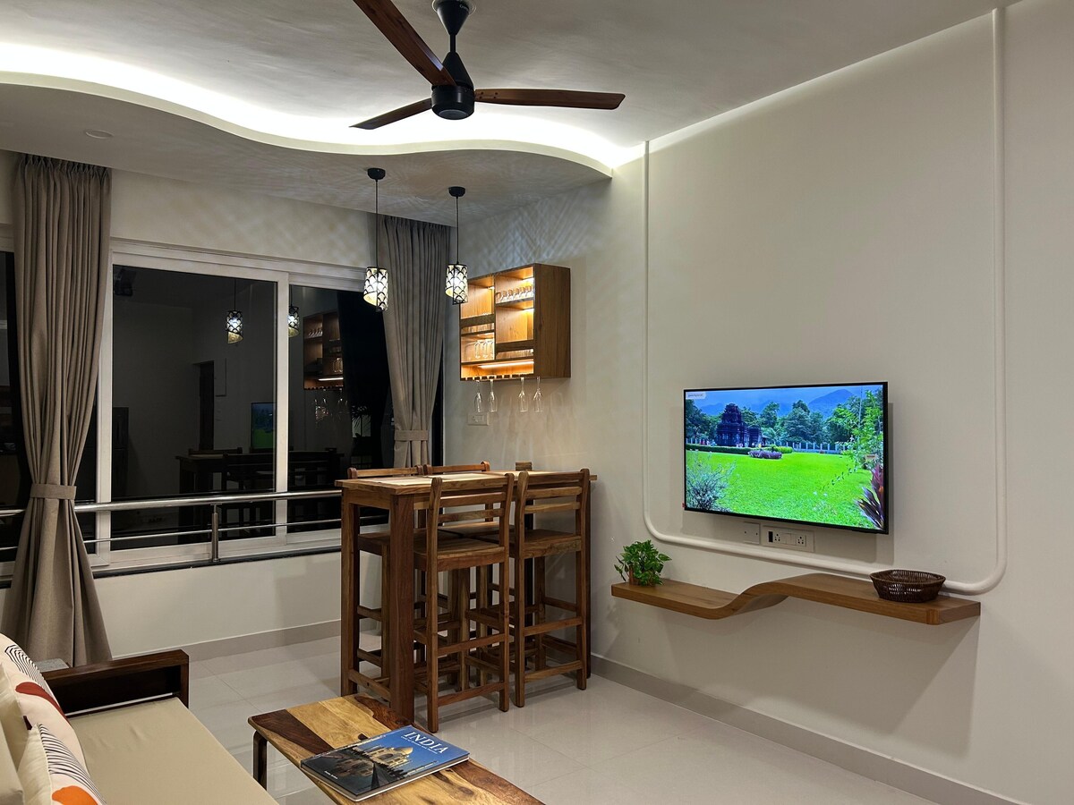 Cozy Colva Escape | 500m Beach | WiFi Power Backup - Tap to explore photos
