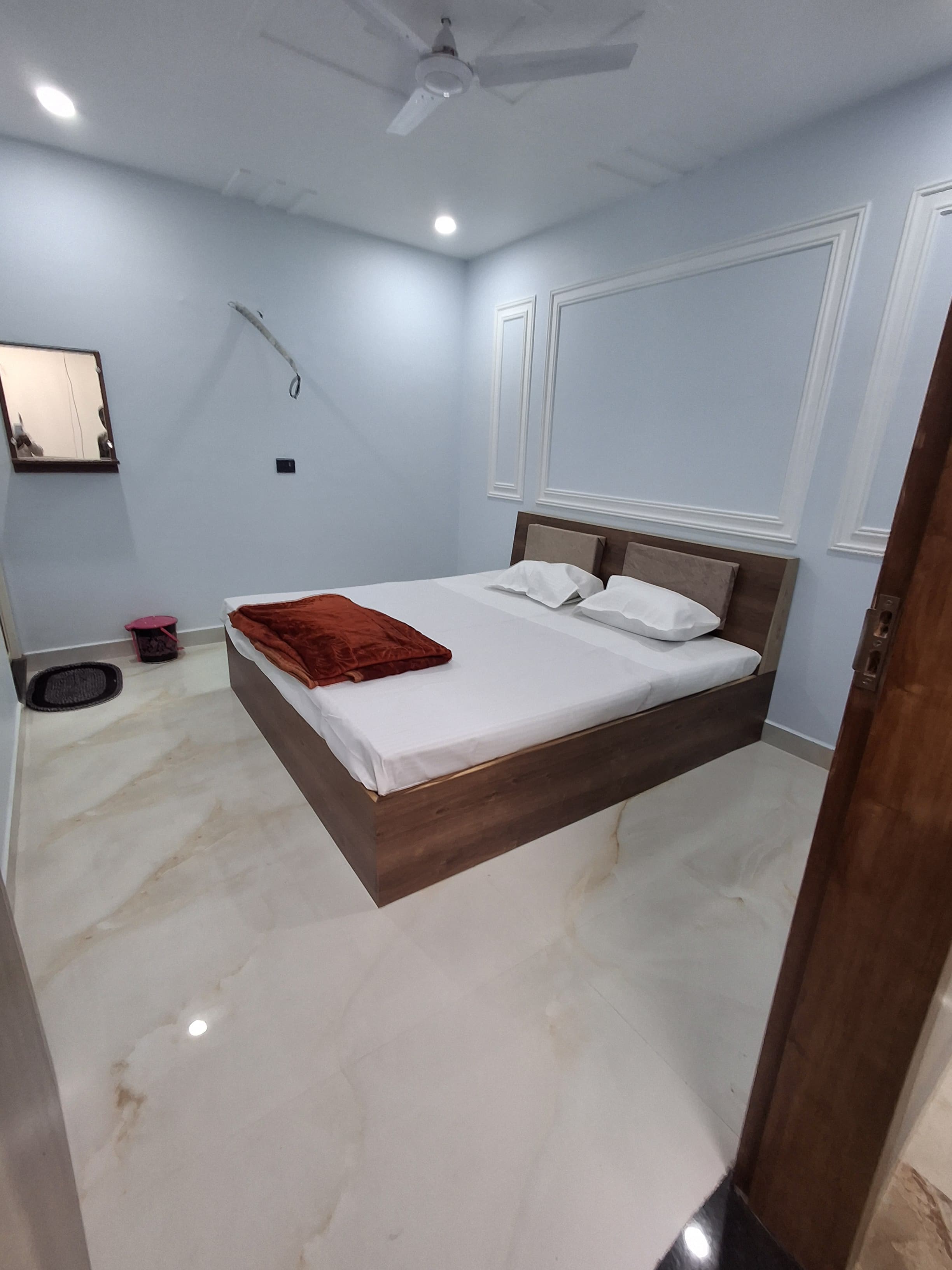 Shree RadhikaInn Homestay - Tap to explore photos