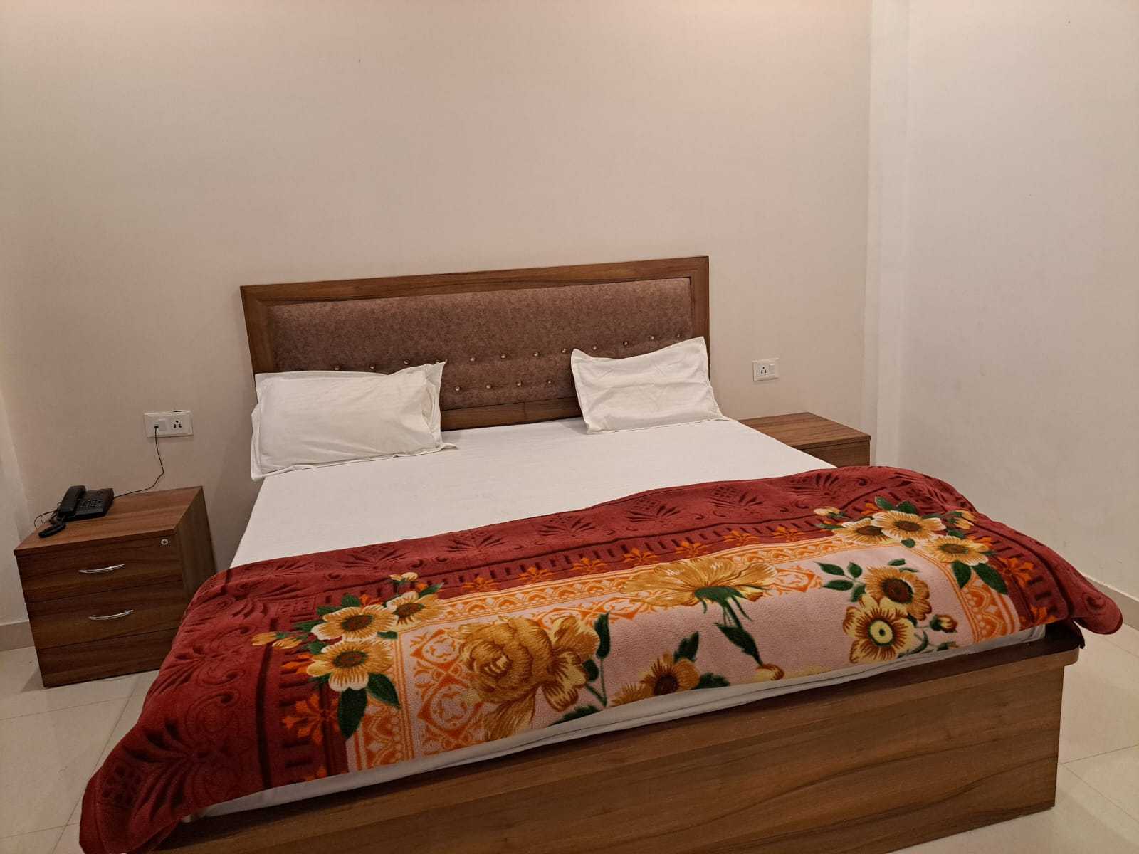 Hotel O Sangam Palace - Tap to explore photos