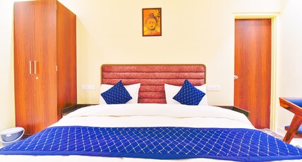 SUNRISE HOTEL Room Type - Deluxe Room