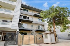 Super Townhouse Sector 53 Golf Course Road