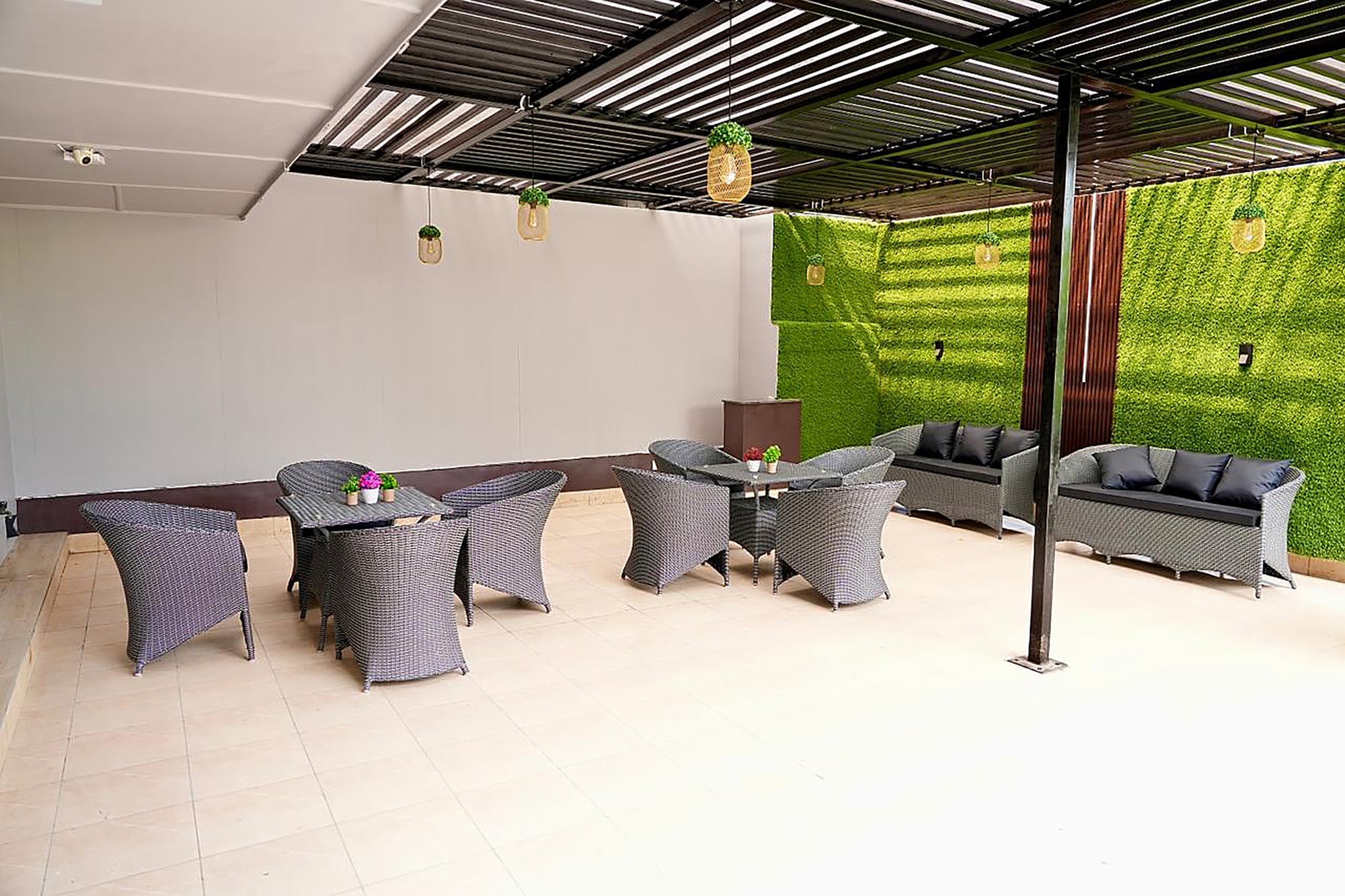 FabHotel Kirti Nagar - Tap to explore photos