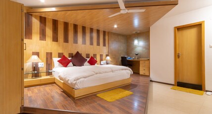 Hotel Maniprabha Room Type - Grand Suite