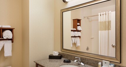 Hampton Inn & Suites Detroit/Chesterfield Township Room Type - 2 QN STUDIO STE NONSMOKING