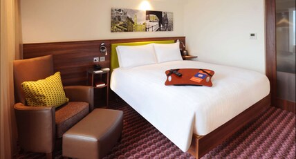 Hampton by Hilton Birmingham Broad Street Room Type - QUEEN ROOM NON SMOKING