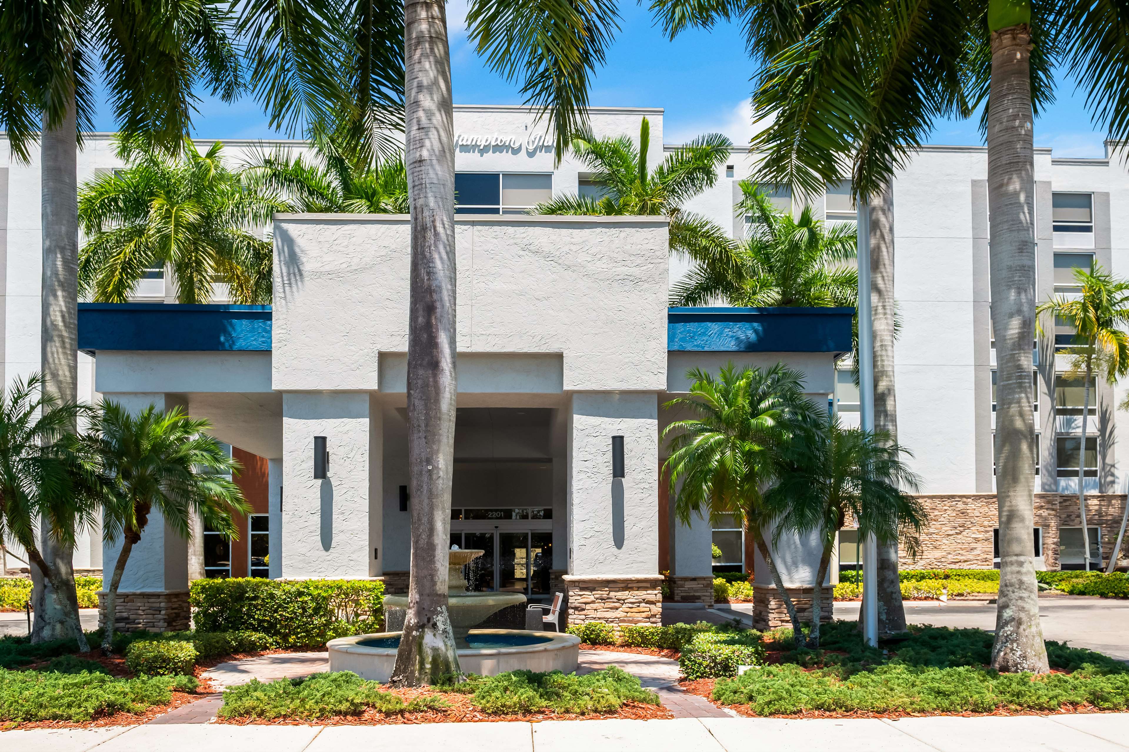 Hampton Inn Weston Ft. Lauderdale - Tap to explore photos