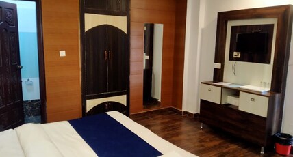 Hotel Kailash Ganga  Room Type - Deluxe Room