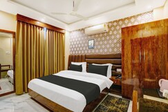 Super OYO 825766 The Dev Regency
