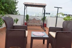 Address of Romantic Studio in WhiteTown Outdoor Dining - Skytop
