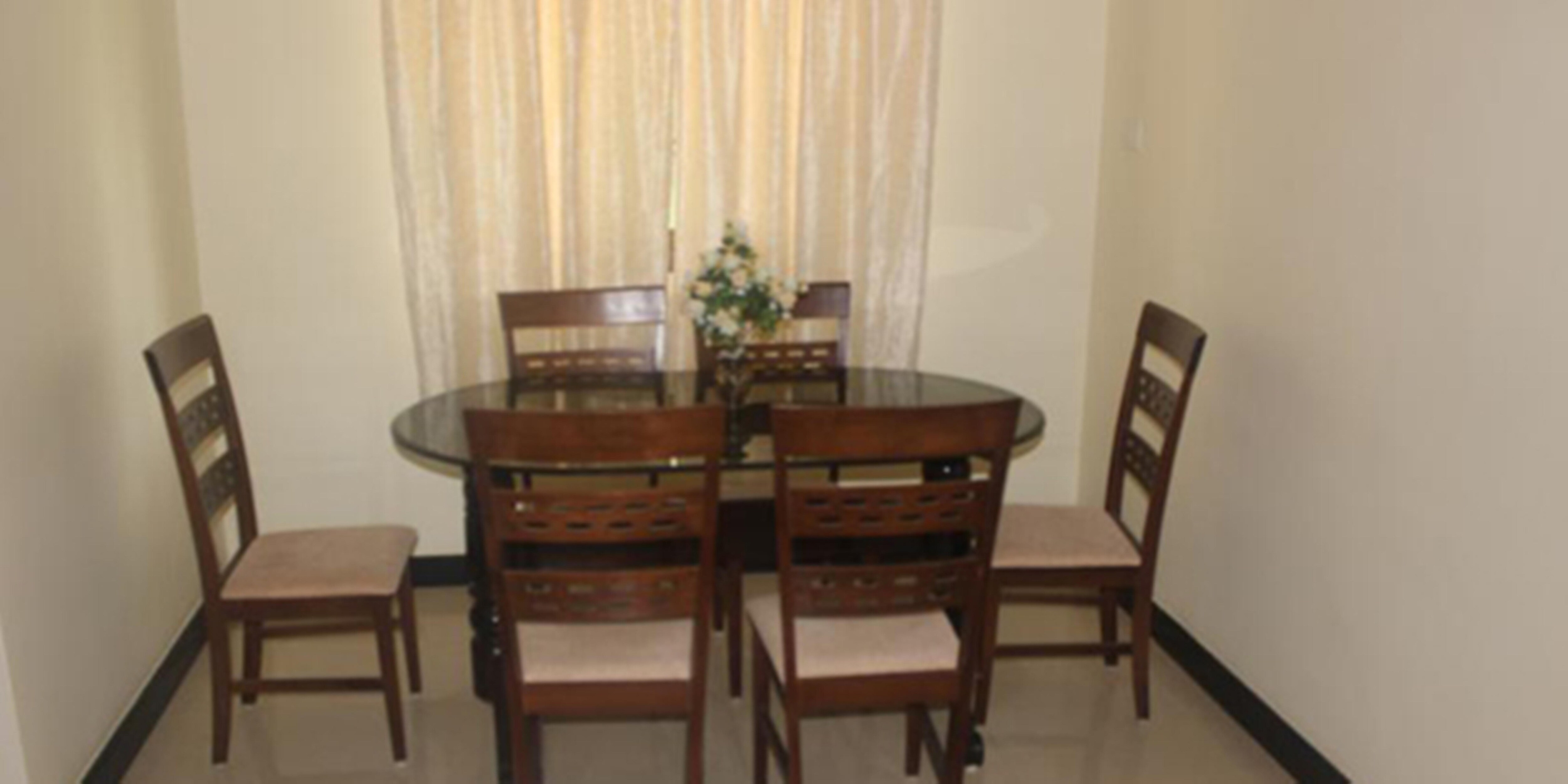 Superior Holiday Apartment - Tap to explore photos