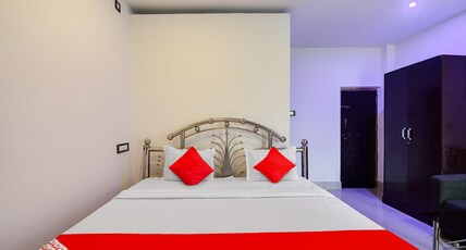 OYO 812702 Mango Leaf Hotel & Restaurant Room Type - Classic