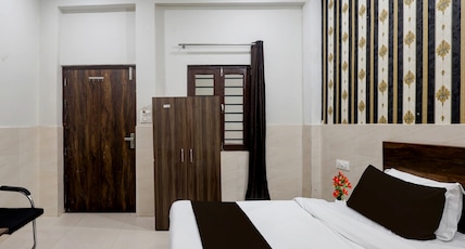Collection O Iskcon Vrindavan Formerly Shri Mukund Dham Room Type - Classic with Balcony Collection O Iskcon Vrindavan Formerly Shri Mukund Dham Room Type - Classic with Balcony