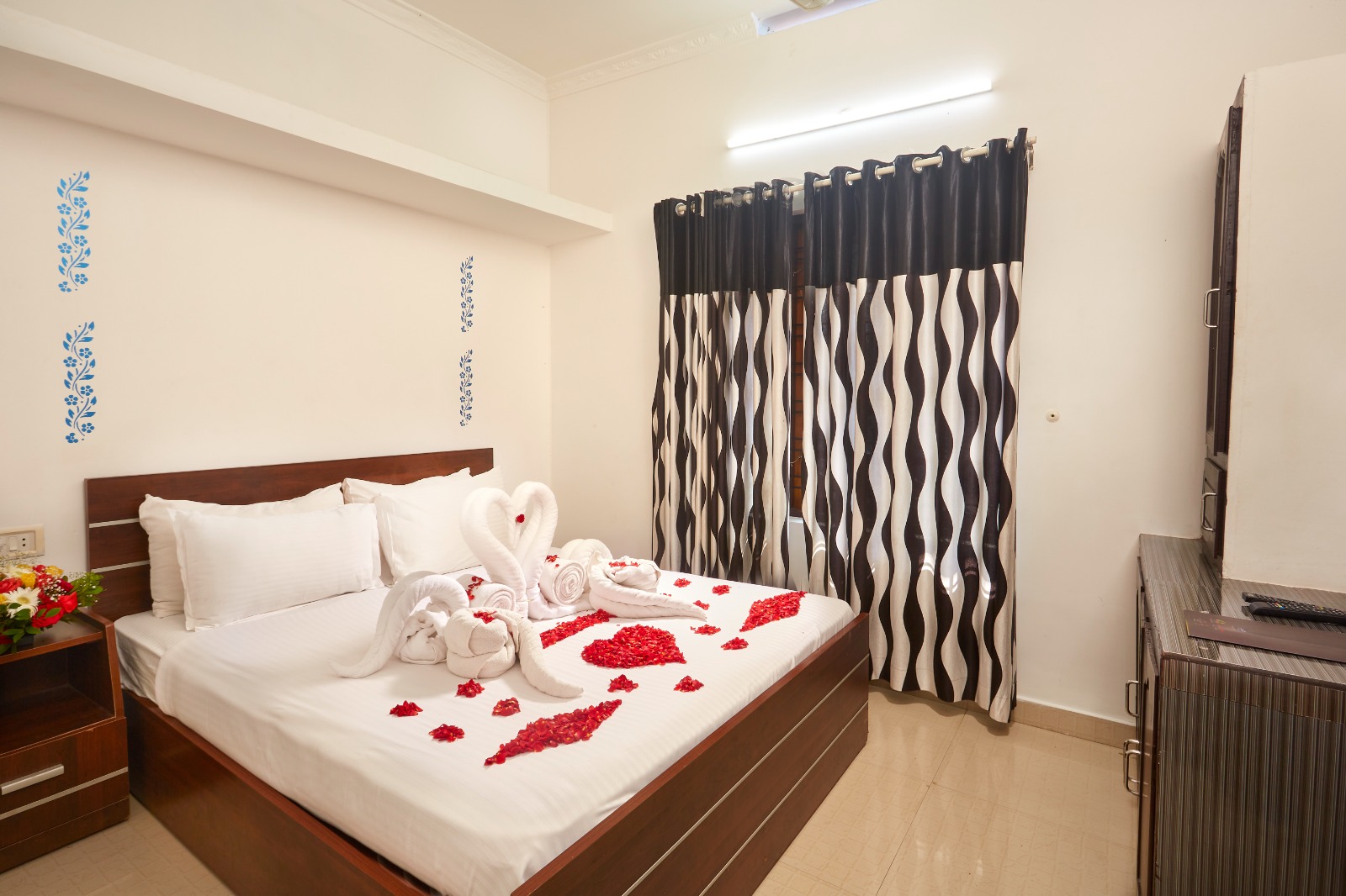 Cinnamon Stay - Tap to explore photos