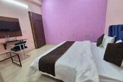Hotel Delight 104 Rooms Airport Budget rooms