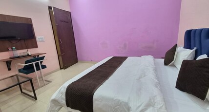 Hotel Delight 104 Rooms Airport Budget rooms Room Type - Bedroom