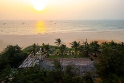 CHALSTON BEACH RESORT